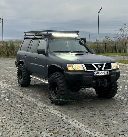 Синий Ниссан Патрол, объемом двигателя 2.83 л и пробегом 290 тыс. км за 14500 $, фото 2 на Automoto.ua