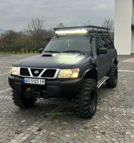 Синий Ниссан Патрол, объемом двигателя 2.83 л и пробегом 290 тыс. км за 14500 $, фото 1 на Automoto.ua