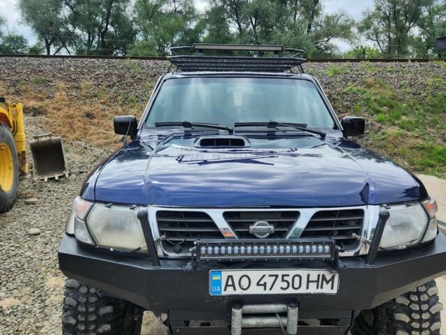 Синий Ниссан Патрол, объемом двигателя 3 л и пробегом 221 тыс. км за 18500 $, фото 6 на Automoto.ua