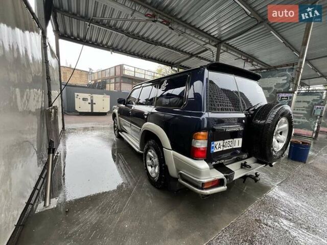 Синий Ниссан Патрол, объемом двигателя 3 л и пробегом 390 тыс. км за 12500 $, фото 3 на Automoto.ua