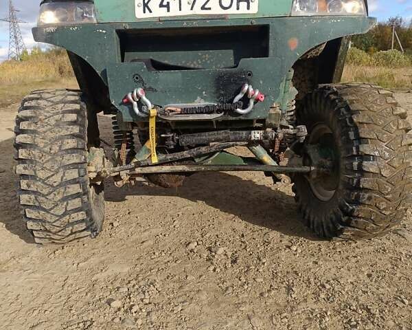 Зеленый Ниссан Патрол, объемом двигателя 3.3 л и пробегом 250 тыс. км за 4750 $, фото 6 на Automoto.ua