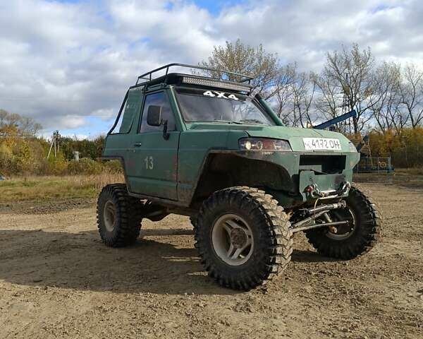 Зеленый Ниссан Патрол, объемом двигателя 3.3 л и пробегом 250 тыс. км за 4750 $, фото 7 на Automoto.ua