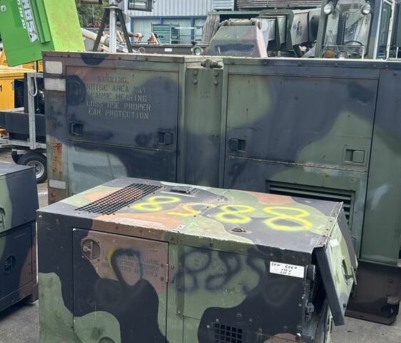 Зеленый Ниссан Патрол, объемом двигателя 3 л и пробегом 300 тыс. км за 7537 $, фото 13 на Automoto.ua