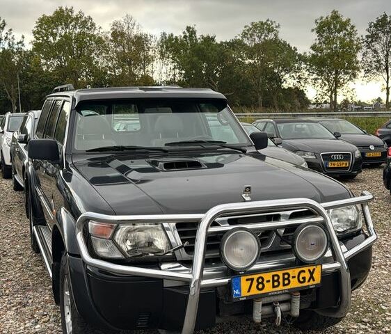 Зеленый Ниссан Патрол, объемом двигателя 3 л и пробегом 300 тыс. км за 7537 $, фото 5 на Automoto.ua