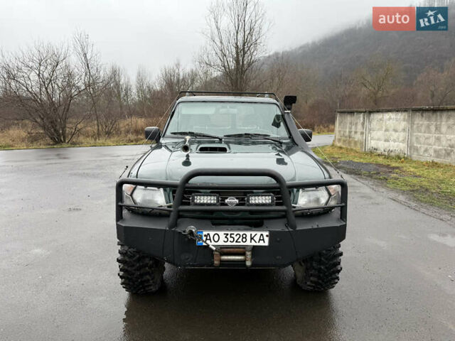 Зелений Ніссан Патрол, об'ємом двигуна 2.83 л та пробігом 254 тис. км за 11800 $, фото 3 на Automoto.ua