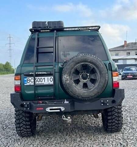Зелений Ніссан Патрол, об'ємом двигуна 4.5 л та пробігом 150 тис. км за 19700 $, фото 3 на Automoto.ua