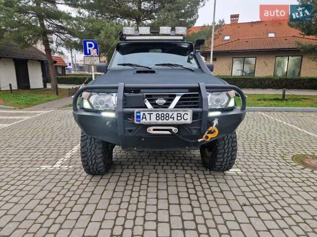 Зелений Ніссан Патрол, об'ємом двигуна 2.8 л та пробігом 198 тис. км за 19999 $, фото 4 на Automoto.ua