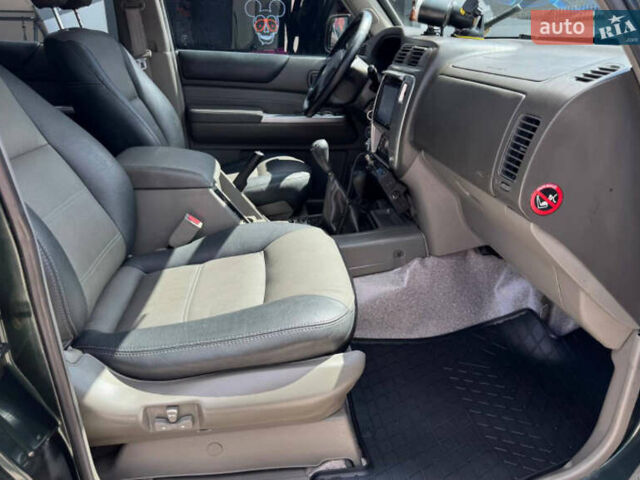 Зеленый Ниссан Патрол, объемом двигателя 4.2 л и пробегом 270 тыс. км за 26800 $, фото 11 на Automoto.ua