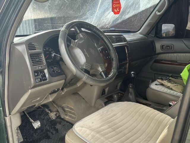 Зеленый Ниссан Патрол, объемом двигателя 3 л и пробегом 47 тыс. км за 16000 $, фото 1 на Automoto.ua