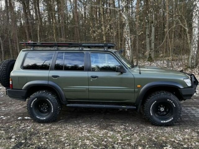 Зелений Ніссан Патрол, об'ємом двигуна 3 л та пробігом 205 тис. км за 4750 $, фото 2 на Automoto.ua