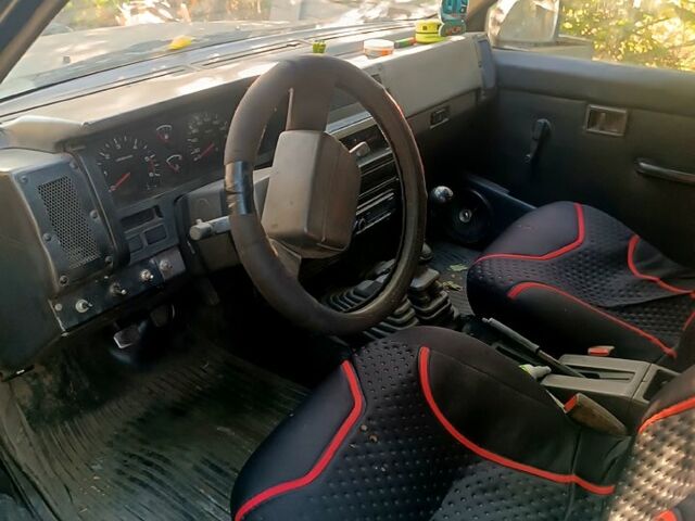 Чорний Ніссан Пікап, об'ємом двигуна 2.5 л та пробігом 0 тис. км за 2500 $, фото 4 на Automoto.ua