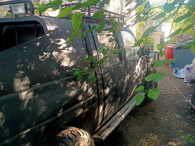 Чорний Ніссан Пікап, об'ємом двигуна 2.5 л та пробігом 0 тис. км за 2500 $, фото 2 на Automoto.ua