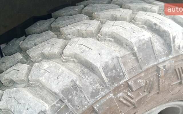 Красный Ниссан Пикап, объемом двигателя 2.5 л и пробегом 286 тыс. км за 5065 $, фото 2 на Automoto.ua