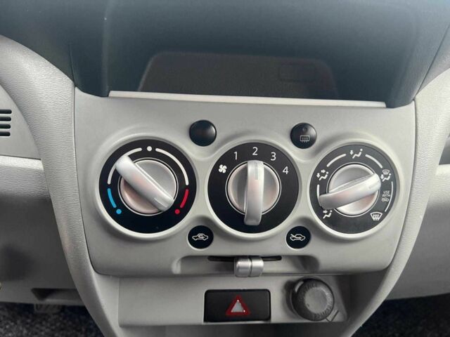 Червоний Ніссан Піксо, об'ємом двигуна 1 л та пробігом 187 тис. км за 4490 $, фото 19 на Automoto.ua