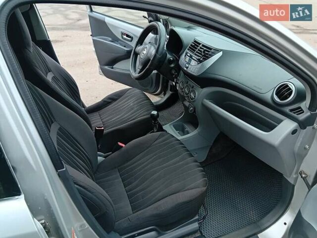 Серый Ниссан Пиксо, объемом двигателя 1 л и пробегом 139 тыс. км за 3400 $, фото 15 на Automoto.ua