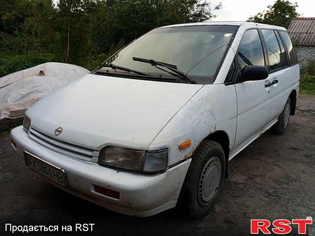 Белый Ниссан Прерия, объемом двигателя 2.4 л и пробегом 300 тыс. км за 1000 $, фото 3 на Automoto.ua