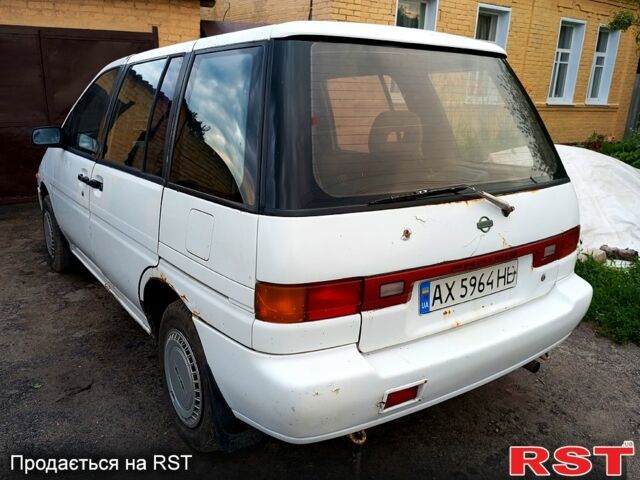 Белый Ниссан Прерия, объемом двигателя 2.4 л и пробегом 300 тыс. км за 1000 $, фото 4 на Automoto.ua