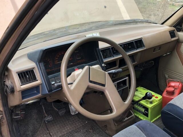 Бежевий Ніссан Прерія, об'ємом двигуна 1.6 л та пробігом 773 тис. км за 400 $, фото 2 на Automoto.ua