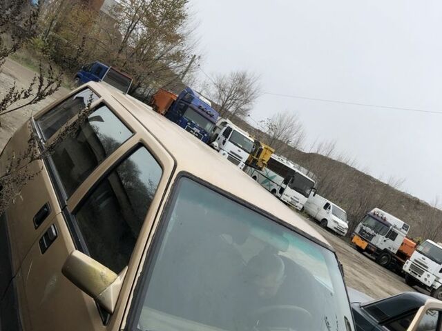 Бежевий Ніссан Прерія, об'ємом двигуна 1.6 л та пробігом 773 тис. км за 400 $, фото 1 на Automoto.ua