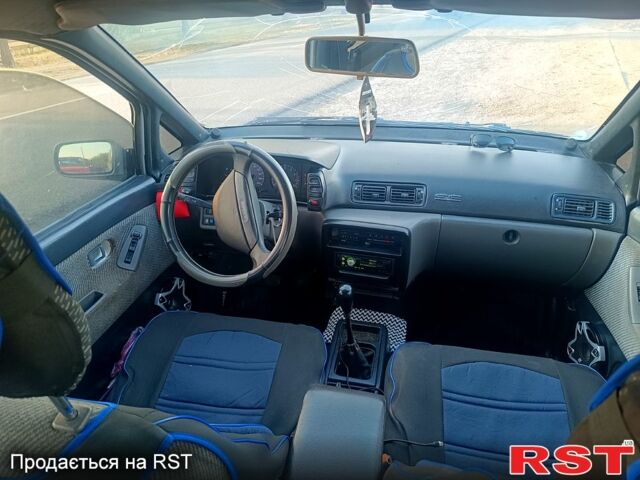 Серый Ниссан Прерия, объемом двигателя 2 л и пробегом 300 тыс. км за 1900 $, фото 4 на Automoto.ua