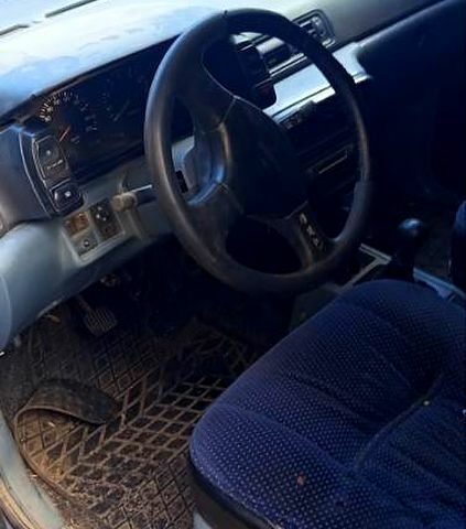 Синій Ніссан Прерія, об'ємом двигуна 2 л та пробігом 250 тис. км за 1500 $, фото 4 на Automoto.ua