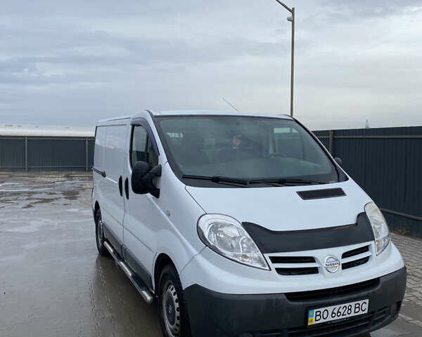 Белый Ниссан Примастар, объемом двигателя 2 л и пробегом 356 тыс. км за 8800 $, фото 4 на Automoto.ua