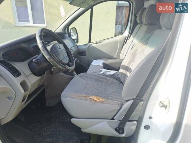 Белый Ниссан Примастар, объемом двигателя 2 л и пробегом 291 тыс. км за 8500 $, фото 1 на Automoto.ua