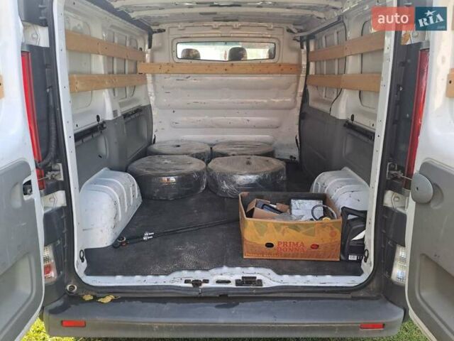 Белый Ниссан Примастар, объемом двигателя 2 л и пробегом 291 тыс. км за 8500 $, фото 9 на Automoto.ua