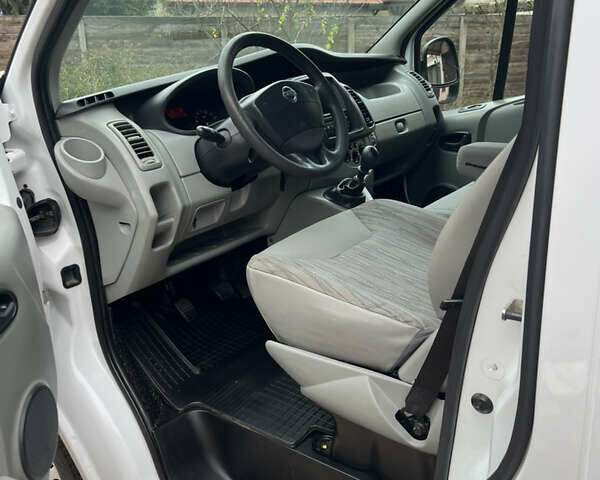 Білий Ніссан Прімастар, об'ємом двигуна 2 л та пробігом 278 тис. км за 9450 $, фото 37 на Automoto.ua