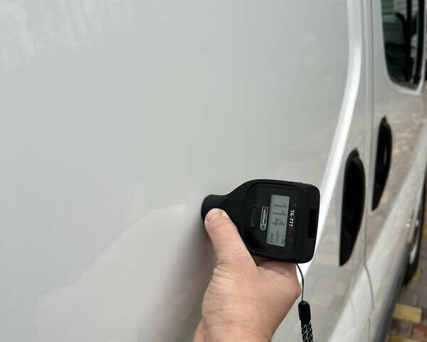 Білий Ніссан Прімастар, об'ємом двигуна 2 л та пробігом 278 тис. км за 9450 $, фото 76 на Automoto.ua