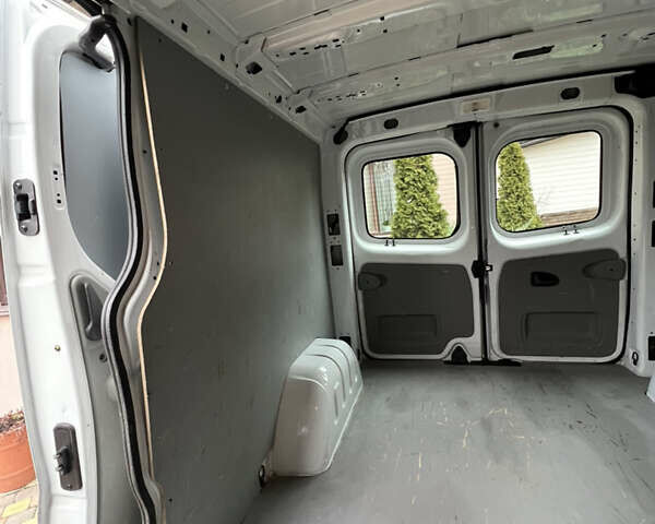 Білий Ніссан Прімастар, об'ємом двигуна 2 л та пробігом 278 тис. км за 9450 $, фото 61 на Automoto.ua