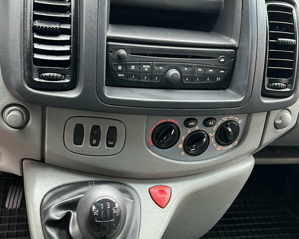 Білий Ніссан Прімастар, об'ємом двигуна 2 л та пробігом 278 тис. км за 9450 $, фото 42 на Automoto.ua