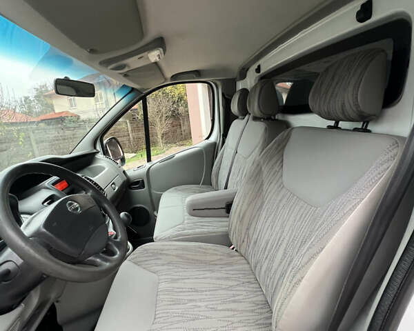 Білий Ніссан Прімастар, об'ємом двигуна 2 л та пробігом 278 тис. км за 9450 $, фото 43 на Automoto.ua