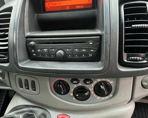 Білий Ніссан Прімастар, об'ємом двигуна 2 л та пробігом 278 тис. км за 9450 $, фото 54 на Automoto.ua