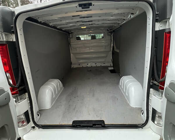 Білий Ніссан Прімастар, об'ємом двигуна 2 л та пробігом 278 тис. км за 9450 $, фото 58 на Automoto.ua