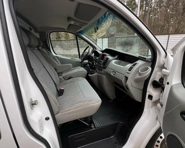 Білий Ніссан Прімастар, об'ємом двигуна 2 л та пробігом 278 тис. км за 9450 $, фото 49 на Automoto.ua