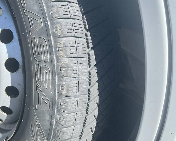 Белый Ниссан Примастар, объемом двигателя 2 л и пробегом 260 тыс. км за 9000 $, фото 4 на Automoto.ua