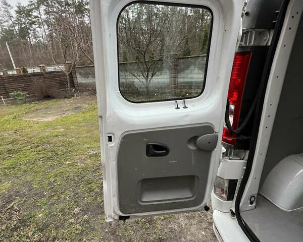 Білий Ніссан Прімастар, об'ємом двигуна 2 л та пробігом 278 тис. км за 9450 $, фото 59 на Automoto.ua