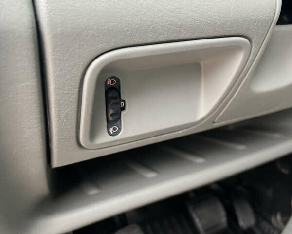 Білий Ніссан Прімастар, об'ємом двигуна 2 л та пробігом 278 тис. км за 9450 $, фото 33 на Automoto.ua