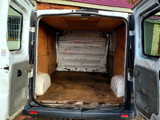 Белый Ниссан Примастар, объемом двигателя 1.9 л и пробегом 475 тыс. км за 3600 $, фото 6 на Automoto.ua