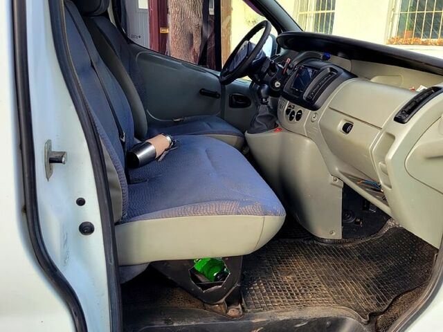 Белый Ниссан Примастар, объемом двигателя 1.9 л и пробегом 475 тыс. км за 3600 $, фото 3 на Automoto.ua