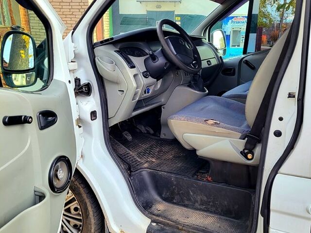 Белый Ниссан Примастар, объемом двигателя 1.9 л и пробегом 475 тыс. км за 3600 $, фото 2 на Automoto.ua