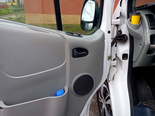 Белый Ниссан Примастар, объемом двигателя 2 л и пробегом 344 тыс. км за 8700 $, фото 6 на Automoto.ua