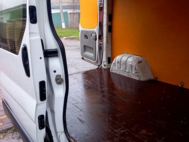 Белый Ниссан Примастар, объемом двигателя 2 л и пробегом 344 тыс. км за 8700 $, фото 3 на Automoto.ua