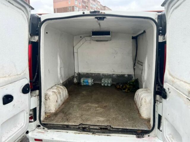 Білий Ніссан Прімастар, об'ємом двигуна 2 л та пробігом 500 тис. км за 3500 $, фото 2 на Automoto.ua