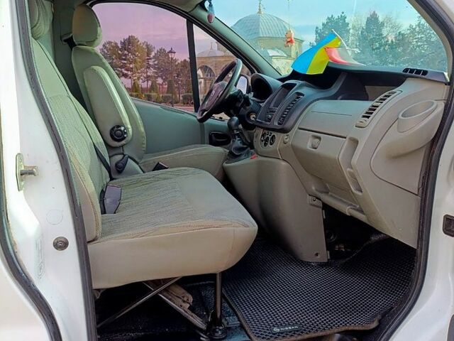 Белый Ниссан Примастар, объемом двигателя 2 л и пробегом 313 тыс. км за 9000 $, фото 3 на Automoto.ua