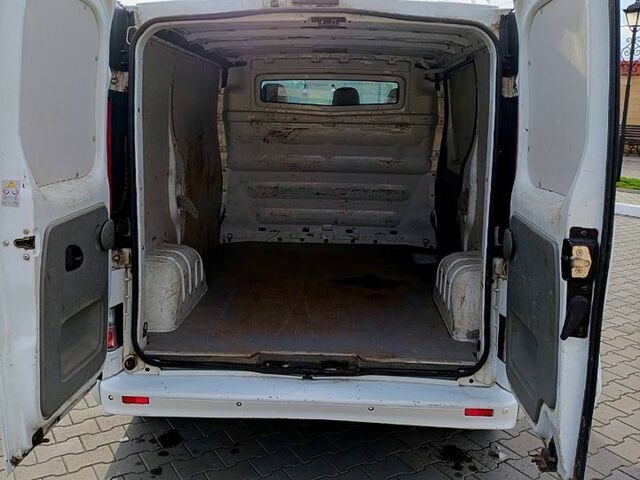 Белый Ниссан Примастар, объемом двигателя 2 л и пробегом 313 тыс. км за 9000 $, фото 8 на Automoto.ua