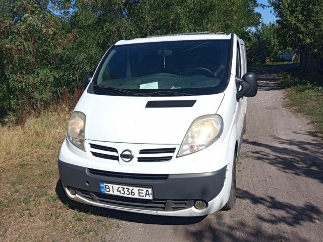 Білий Ніссан Прімастар, об'ємом двигуна 2 л та пробігом 250 тис. км за 7500 $, фото 1 на Automoto.ua