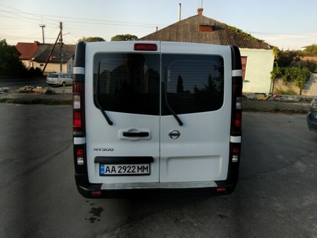 Белый Ниссан Примастар, объемом двигателя 1.6 л и пробегом 289 тыс. км за 13999 $, фото 6 на Automoto.ua