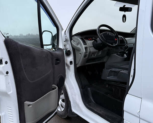 Белый Ниссан Примастар, объемом двигателя 1.9 л и пробегом 300 тыс. км за 6800 $, фото 10 на Automoto.ua